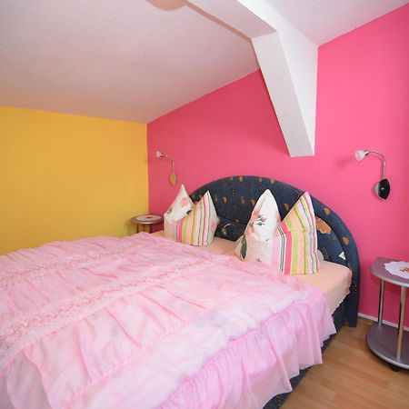 Holiday Home In Neustadt Am Rennsteig With Pond Buitenkant foto