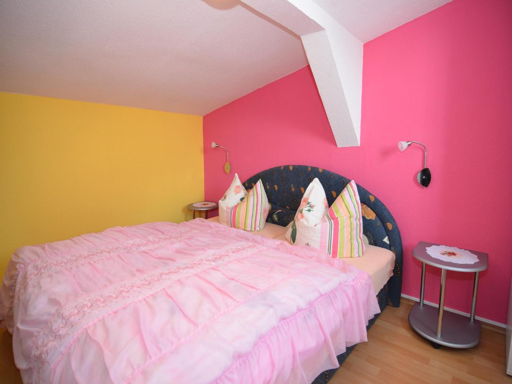 Holiday Home In Neustadt Am Rennsteig With Pond Buitenkant foto