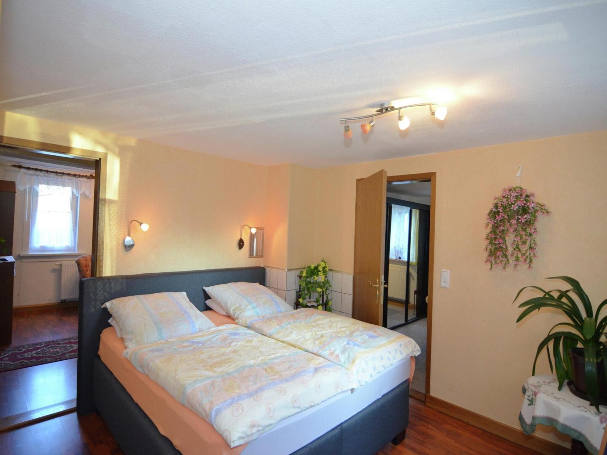 Holiday Home In Neustadt Am Rennsteig With Pond Buitenkant foto