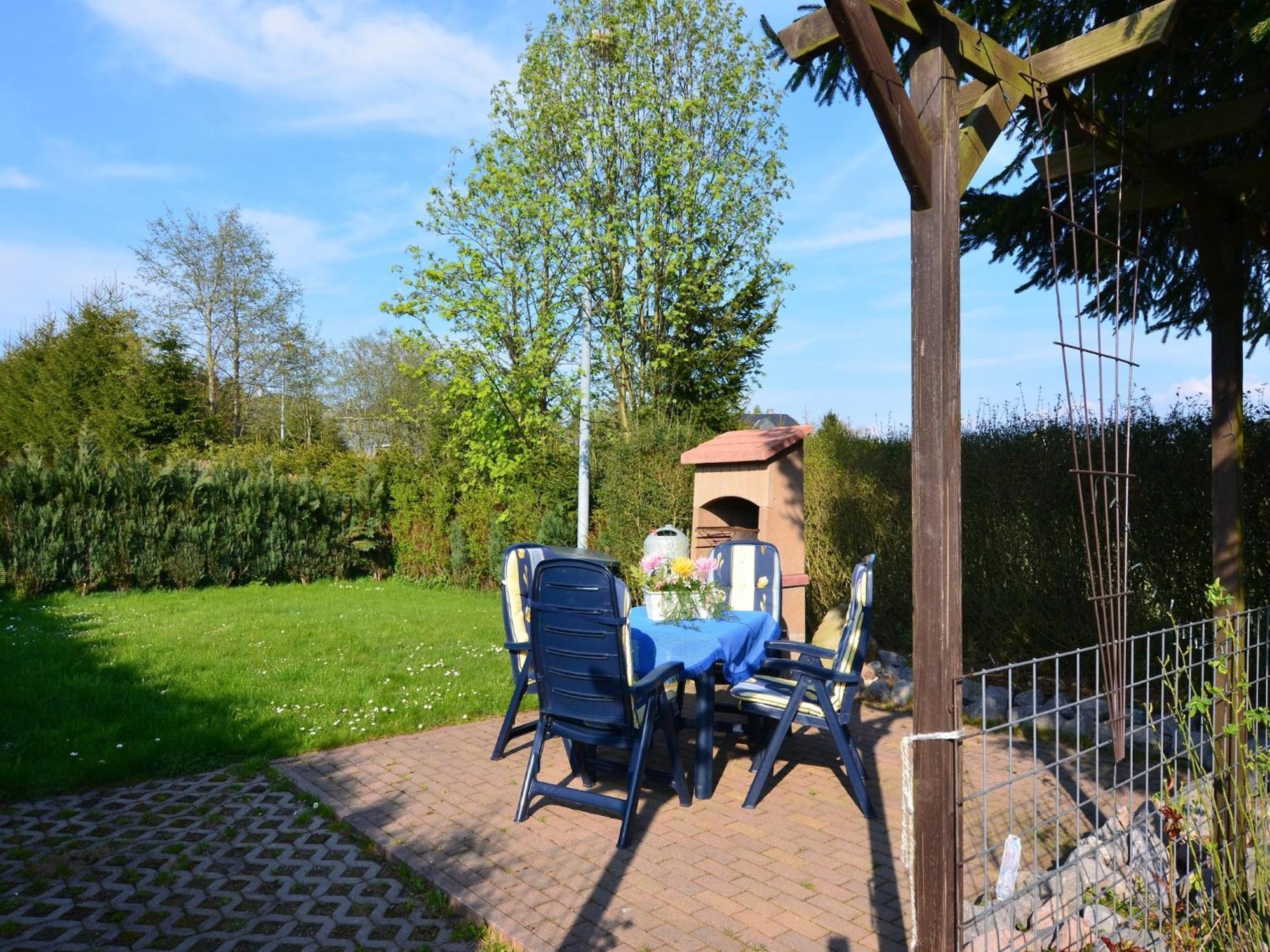 Holiday Home In Neustadt Am Rennsteig With Pond Buitenkant foto