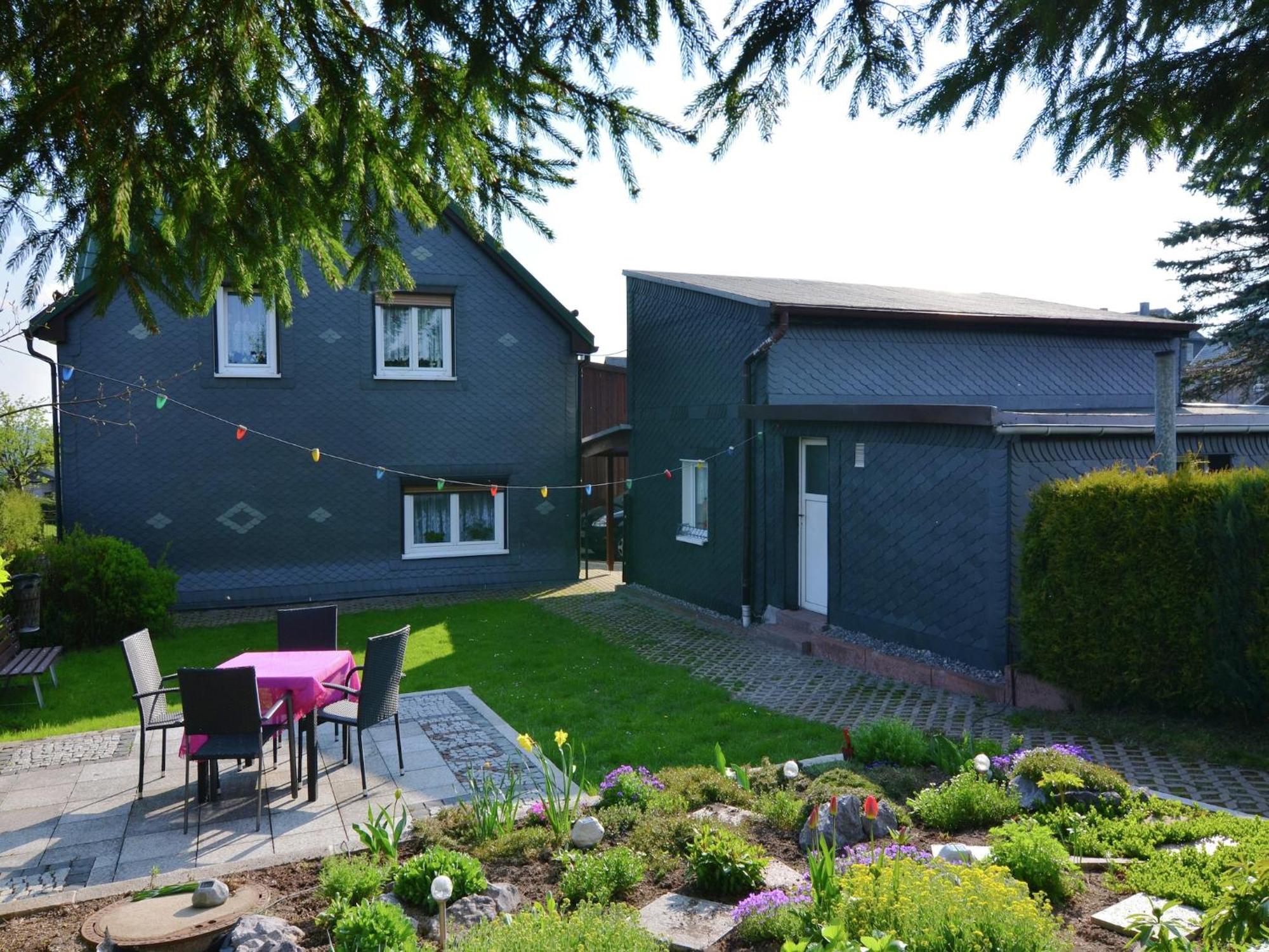 Holiday Home In Neustadt Am Rennsteig With Pond Buitenkant foto