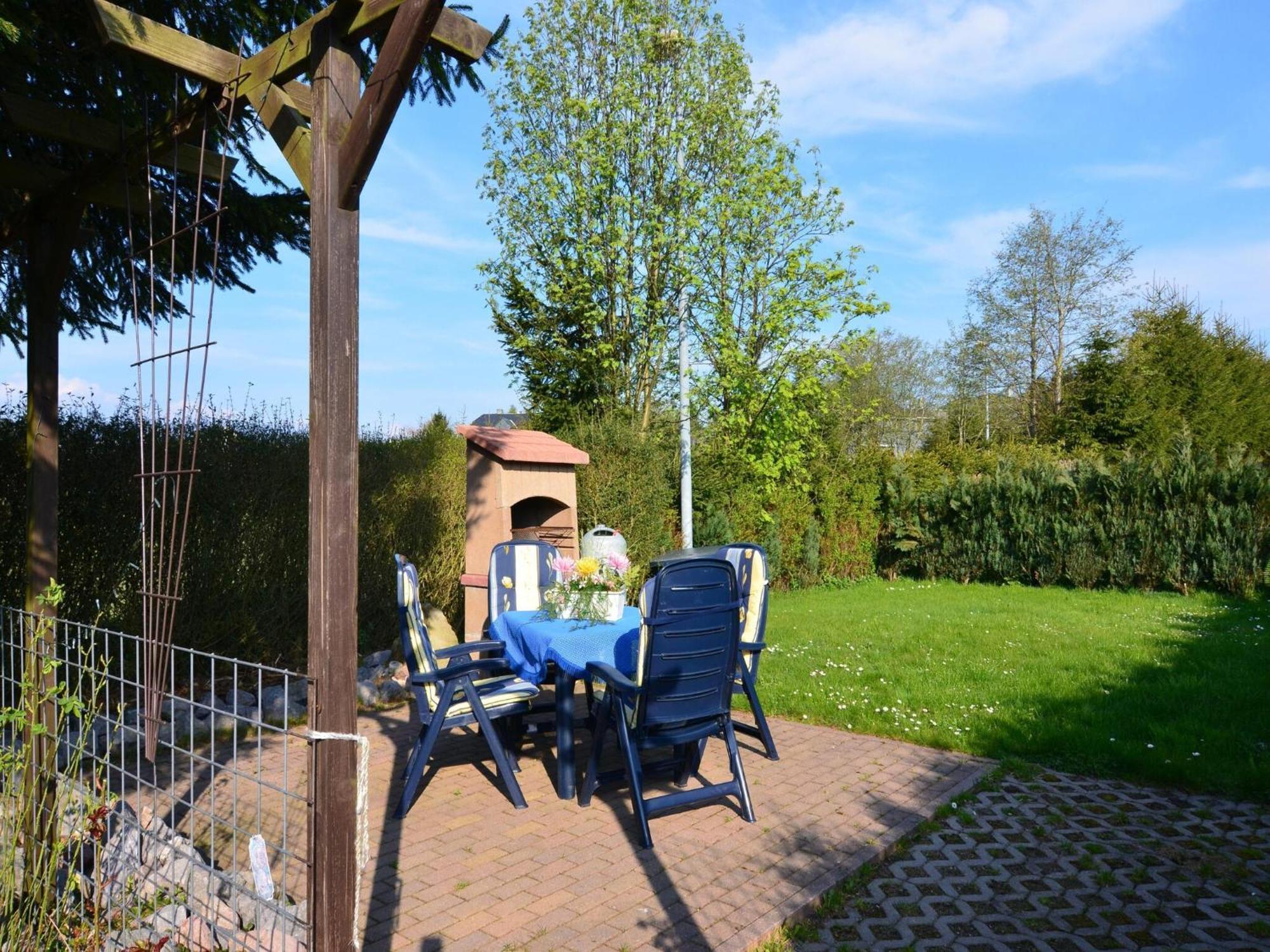 Holiday Home In Neustadt Am Rennsteig With Pond Buitenkant foto