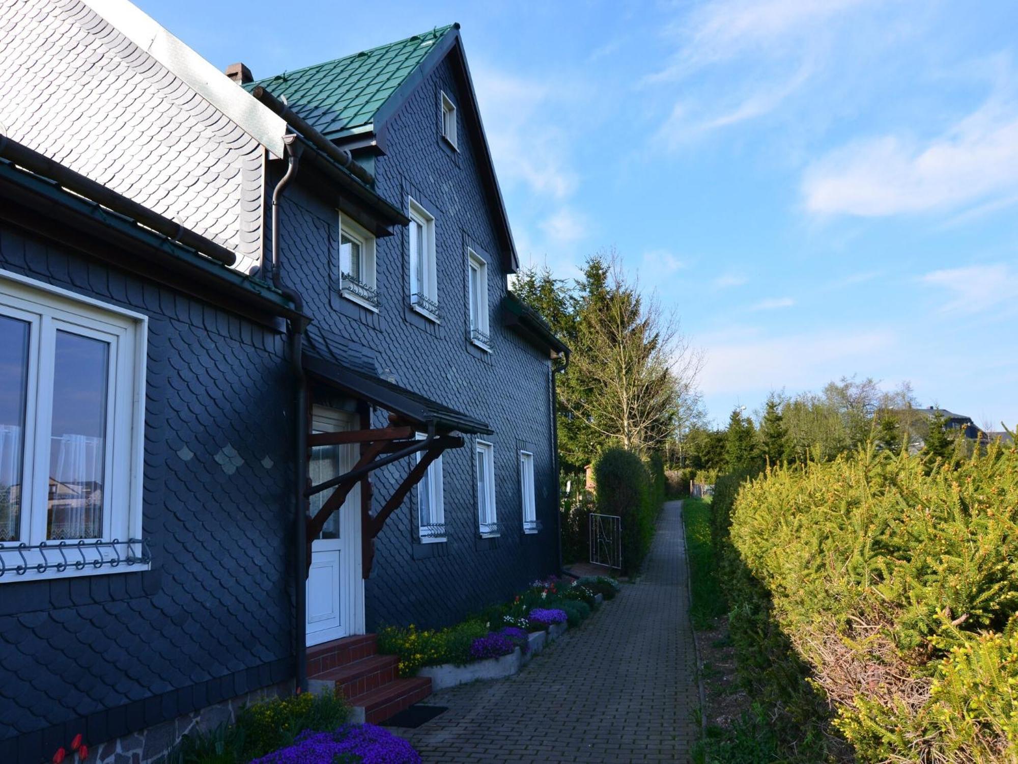 Holiday Home In Neustadt Am Rennsteig With Pond Buitenkant foto