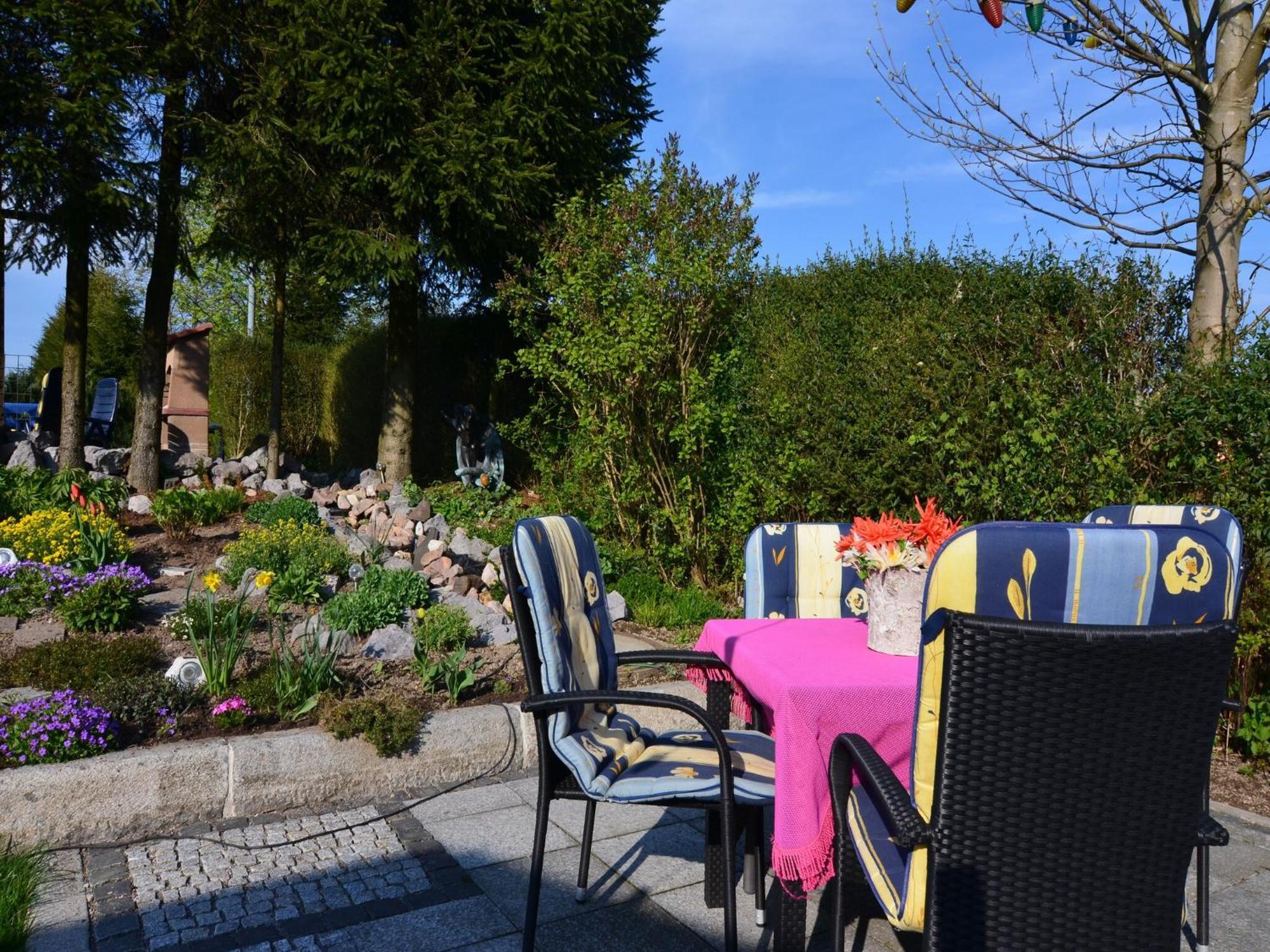 Holiday Home In Neustadt Am Rennsteig With Pond Buitenkant foto