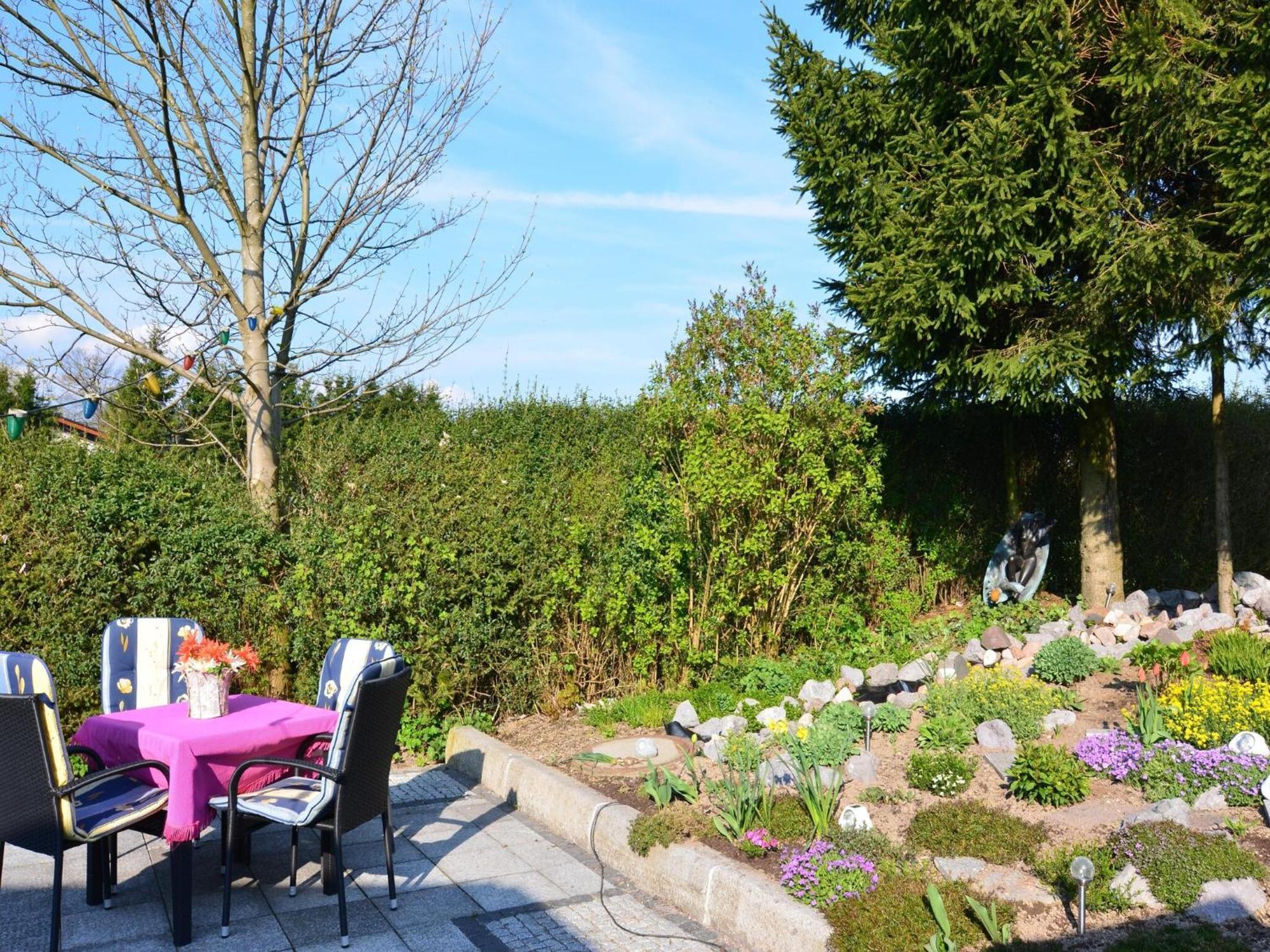 Holiday Home In Neustadt Am Rennsteig With Pond Buitenkant foto