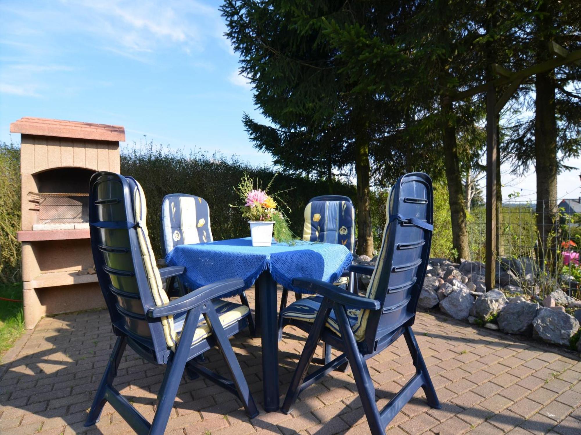Holiday Home In Neustadt Am Rennsteig With Pond Buitenkant foto