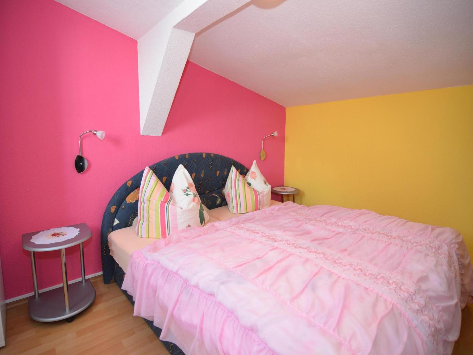 Holiday Home In Neustadt Am Rennsteig With Pond Buitenkant foto