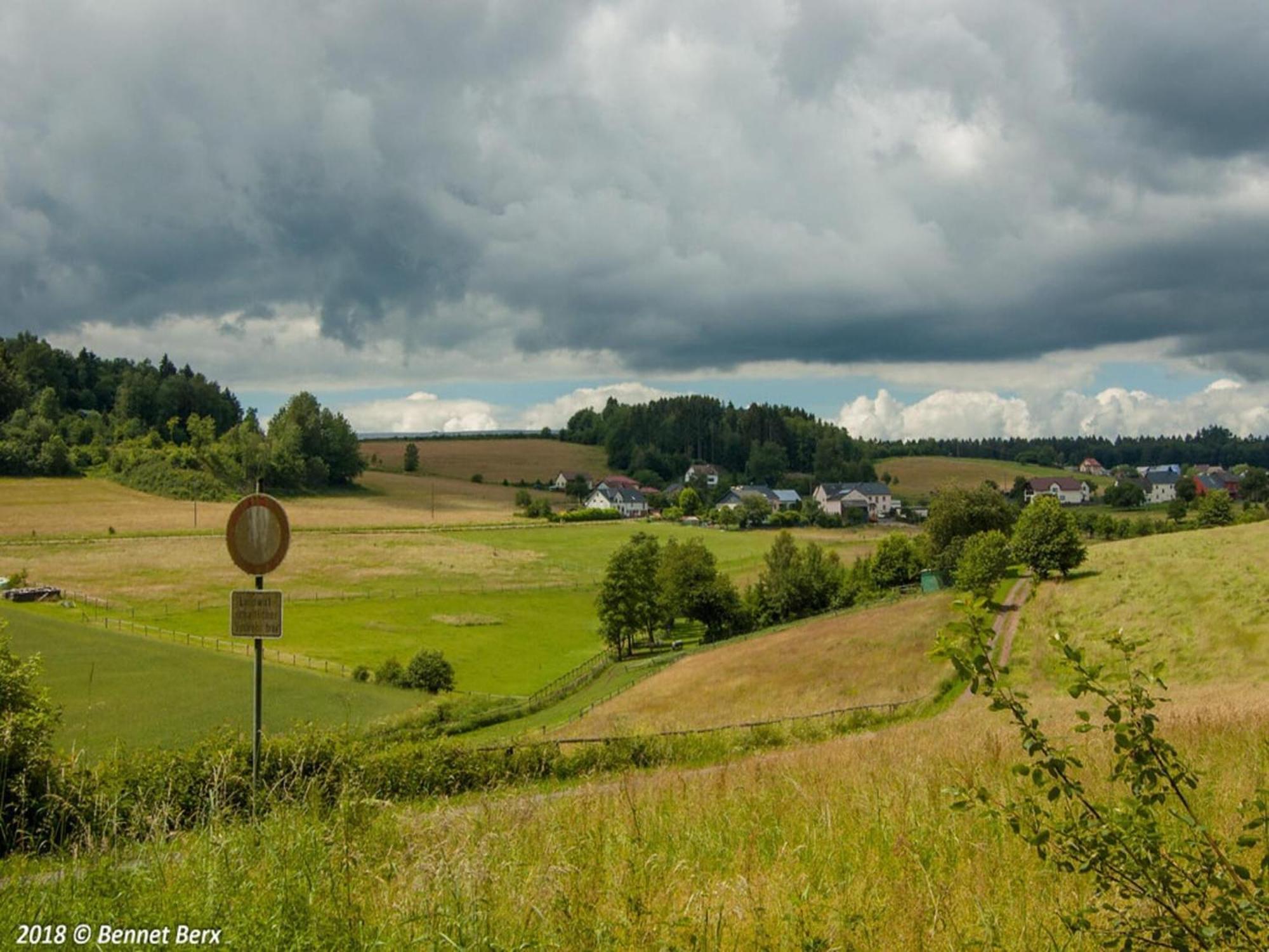 Holiday Home In Neustadt Am Rennsteig With Pond Buitenkant foto