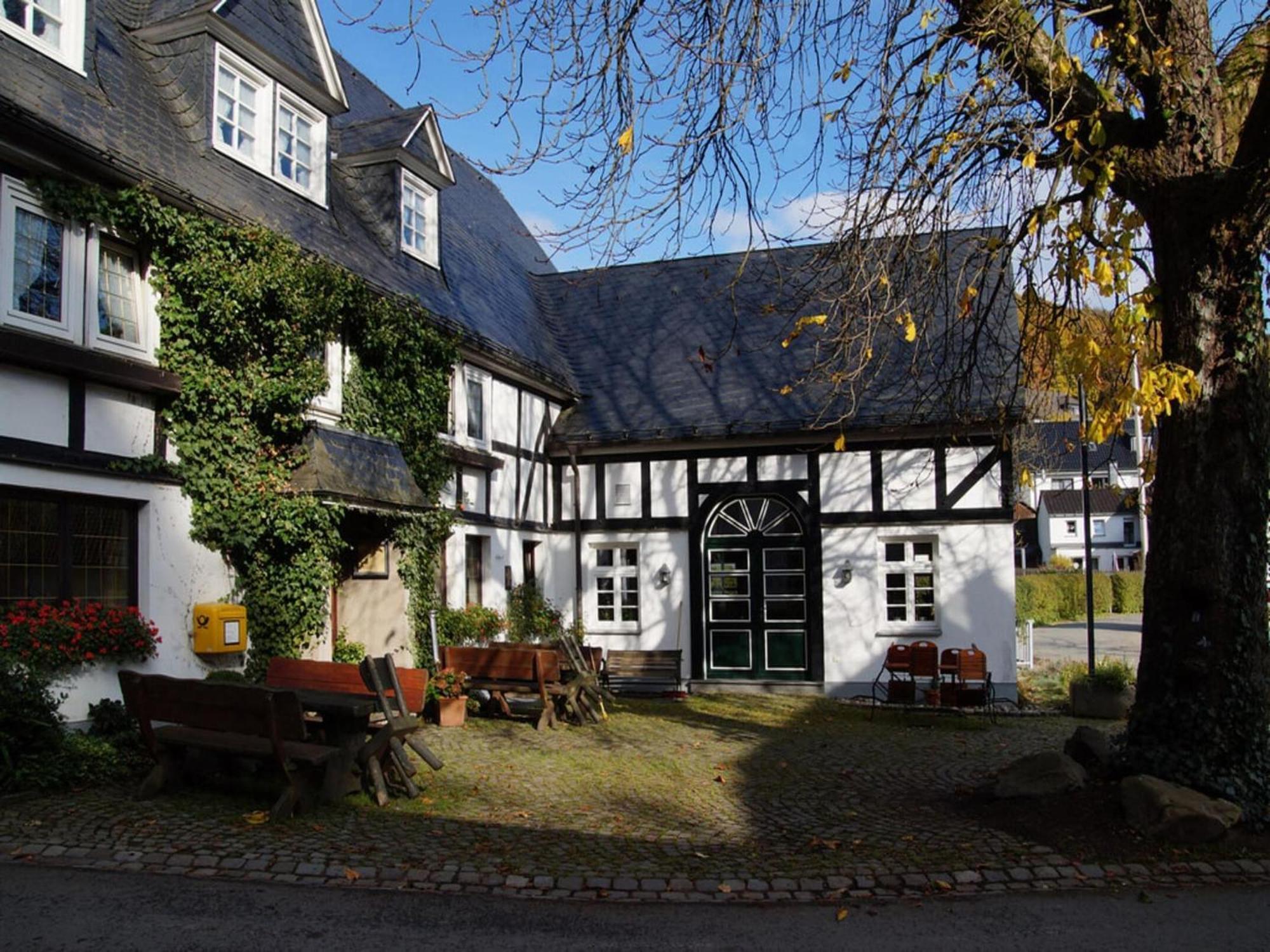 Holiday Home In Neustadt Am Rennsteig With Pond Buitenkant foto